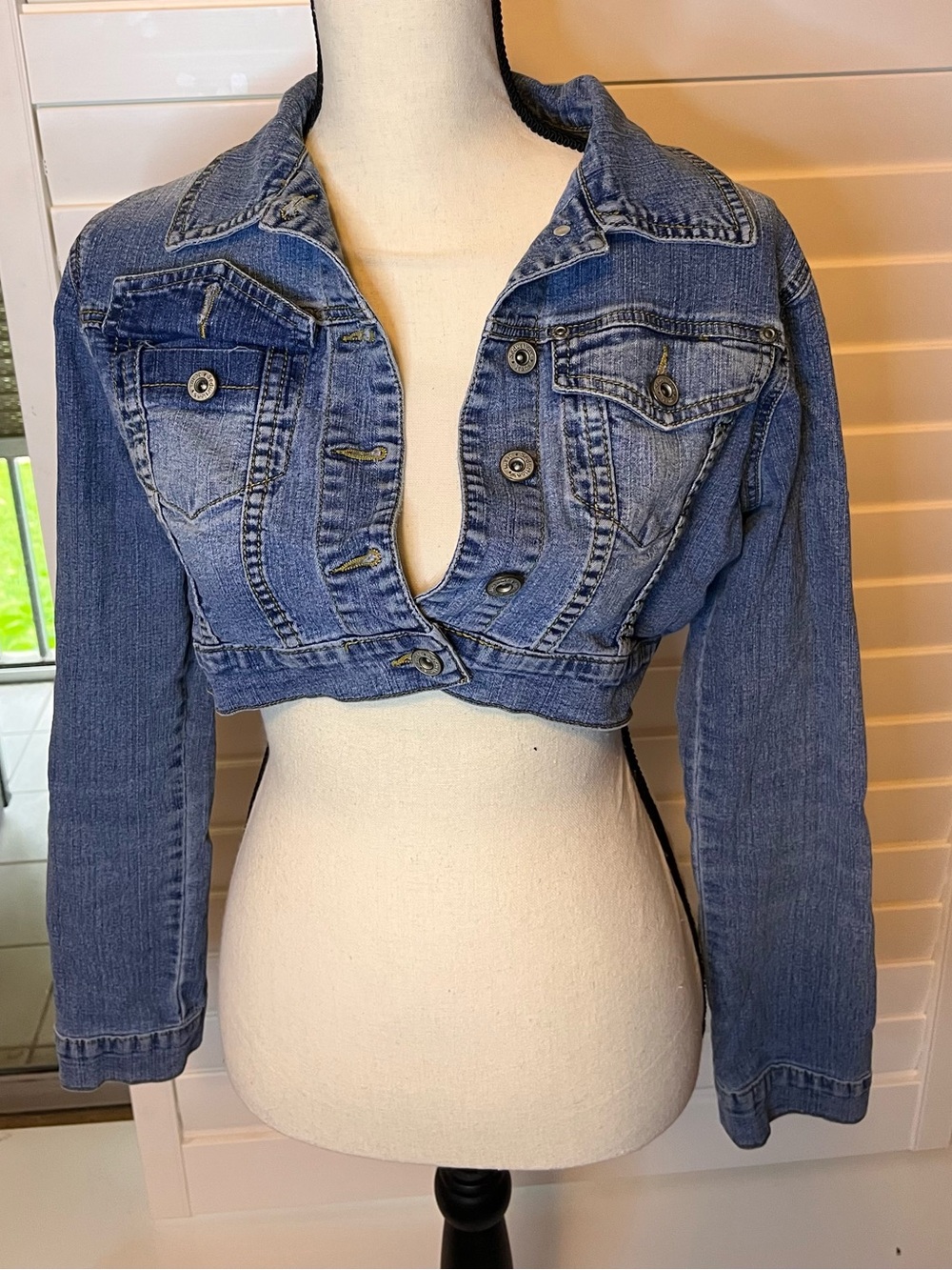 Cropped Blue Denim Jacket